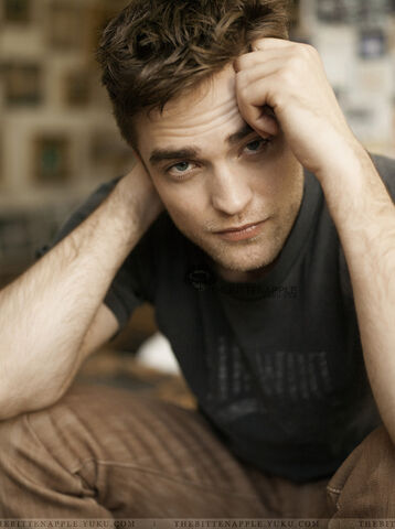 File:Robert-pattinson-tv-week-outtakes-01.jpeg