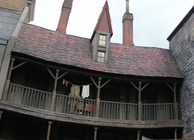 File:DiagonAlleyLodgings.jpg