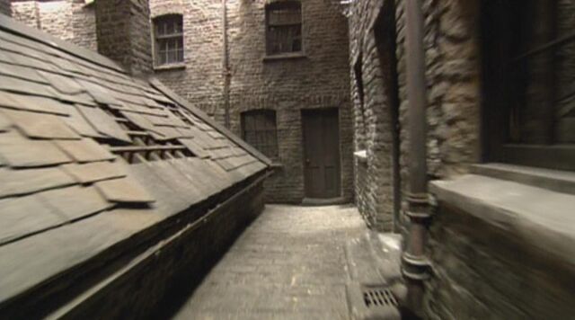 File:Knockturn Alley.jpg