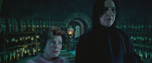 File:Umbridge inspecting Snape.jpg