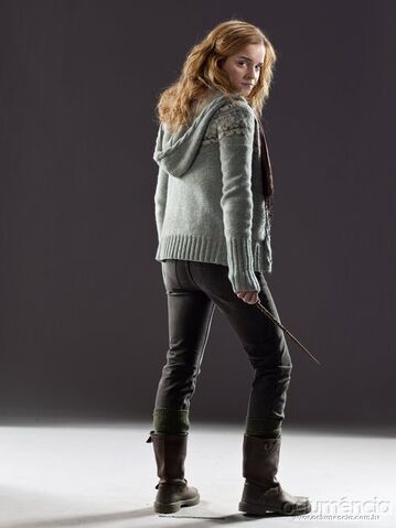 File:DH Hermione Granger in her muggle attire.jpg