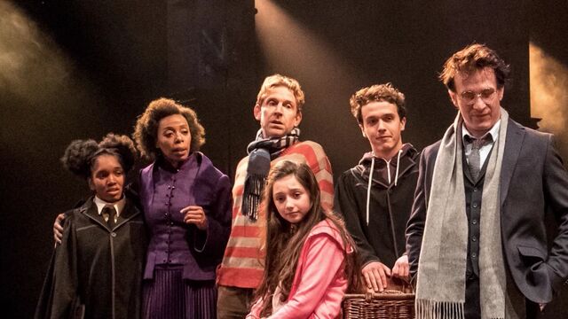 File:Lily-luna-and-james-sirius.jpg