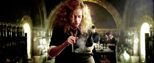 Emma-watson-half-blood-prince-harry-potter-hermione-hermione-granger-potion-Favim com-45655.jpg
