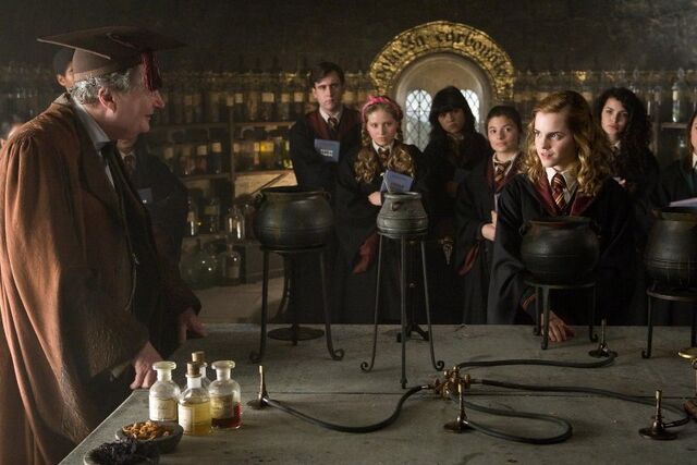 Fil:Slughorn-hermione.jpg