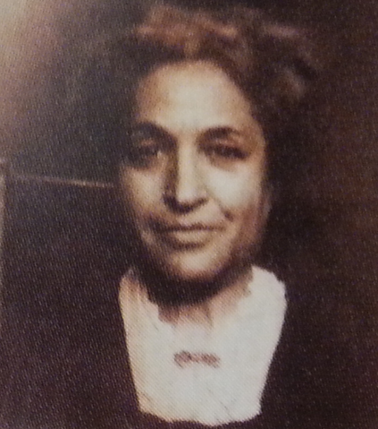 File:Jacob Kowalski's grandmother.png