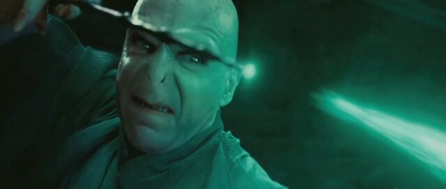 File:Ralph-fiennes-as-lord-voldemort-in-harry.jpg