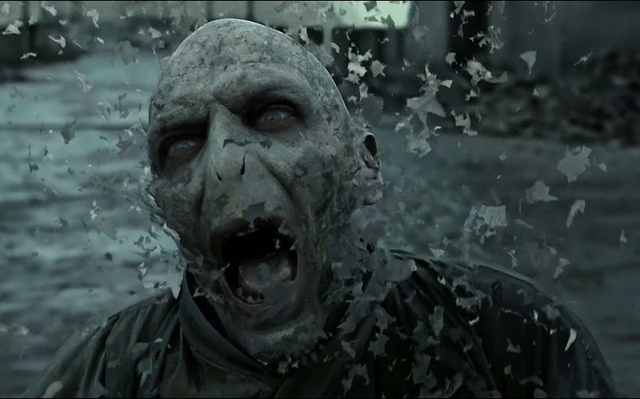 File:Voldy Dies.png