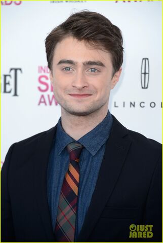 Dosya:Jeremy-renner-daniel-radcliffe-independent-spirit-awards-2013-02.jpg