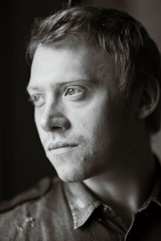Dosya:1Rich-Hardcastle-Photoshoot-rupert-grint-32942430-1888-2837.jpg