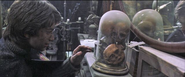 File:Harry-potter2-borgin & burkes.jpg