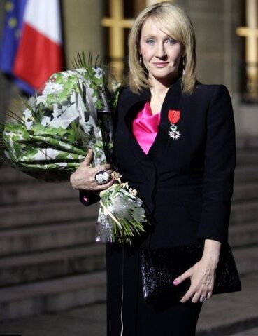 File:Rowling frenchlegionofhonour.jpg