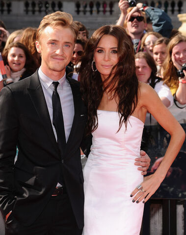 File:Tom+Felton+Jade+Olivia+Harry+Potter+Deathly+iDXA3P9MkV5l.jpg