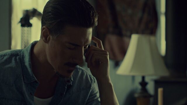 File:Reflections - duke on the phone.jpg