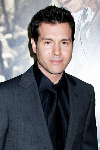 Fichier:Jon Seda.jpg