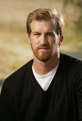 Fichier:Kenneth Mitchell.jpg