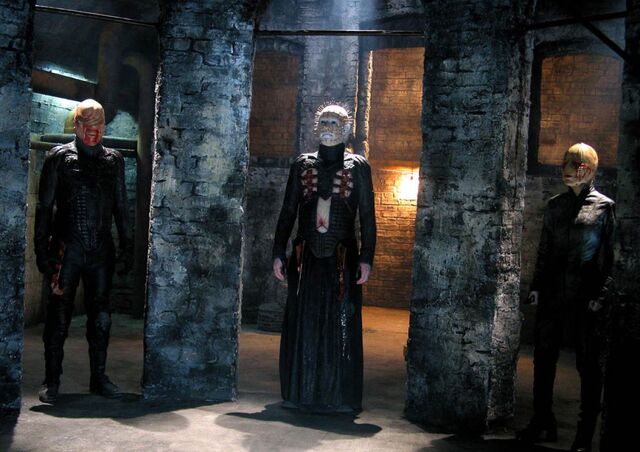 File:Hellraiser-deader-kari-wuhrer-dvd-02-1-g.jpg