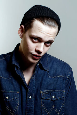 File:Bill+Skarsgard+Shooting+Stars+Photocall+62nd+1RiPGApLmmfx.jpg
