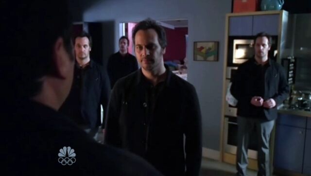 File:4x18 Matt and Elis.jpg