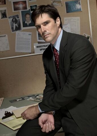 File:Hotch-criminal-minds 558x784.jpg