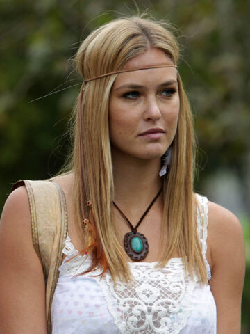 File:Model bar refaeli.jpg