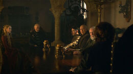 Tywin Mano Consejo HBO.jpg