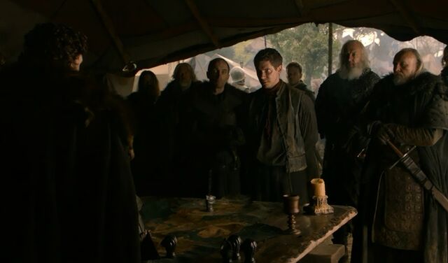 Archivo:Alton recibiendo órdenes HBO.jpg