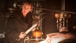 Qyburn se ocupa de Gregor HBO