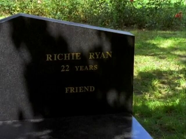File:Richie Ryan Grave.jpg
