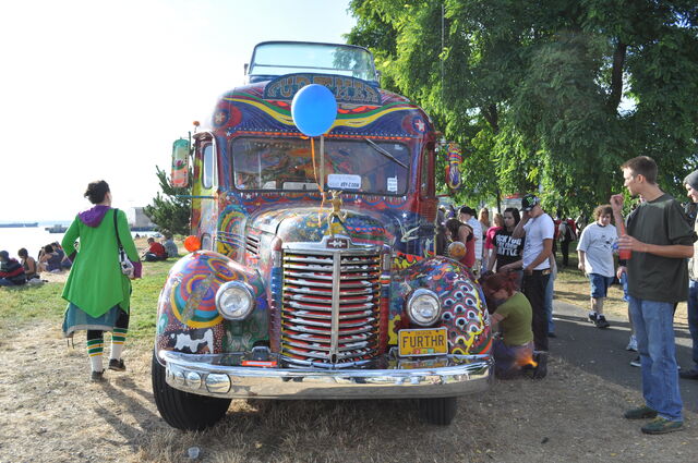 File:Hip Furthur 03.jpg