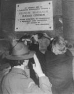 GyőriványiSándorMiniszterMegkoszorúzzaARegnum-tábát02.jpg