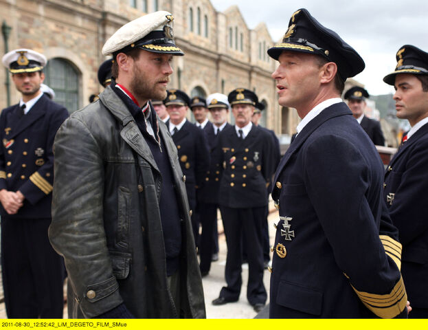 File:Hartenstein and Fegelein.jpg