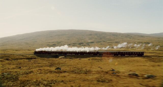 File:Platform Nine and Three Quarters.jpg