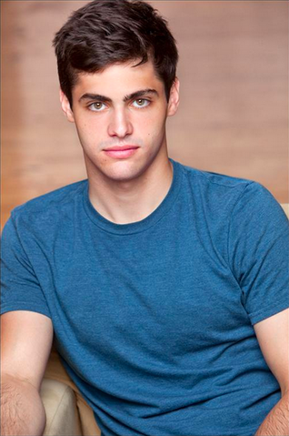 File:Matthew-daddario-594639l.png