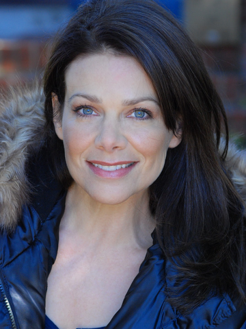 File:Meredith Salenger.png