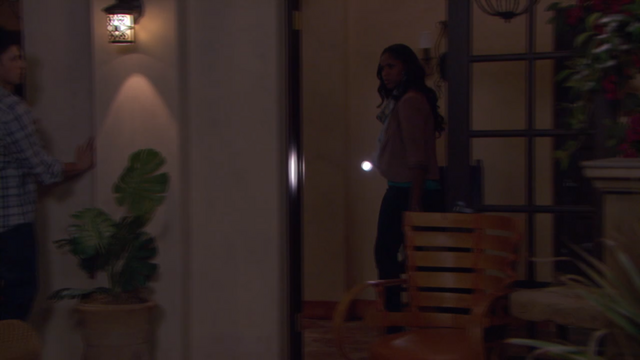 File:Elliesneakingaround.png