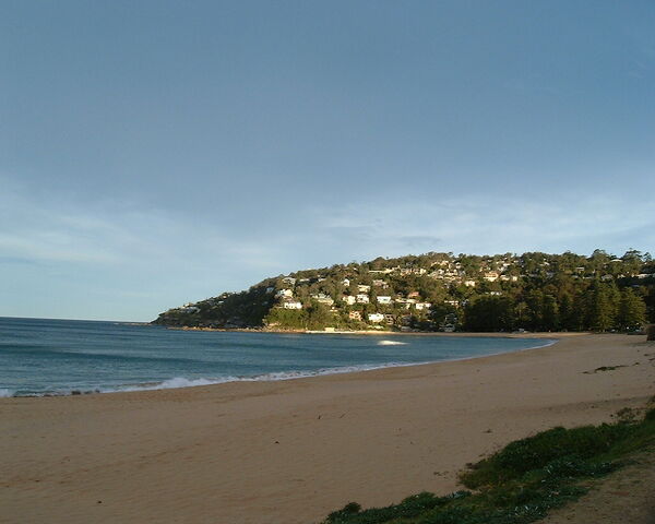 File:Summer Bay Beach-flickr33637751.jpg
