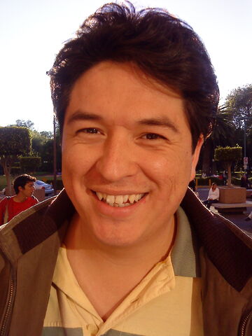 Archivo:CARLOS LUYANDO.jpg