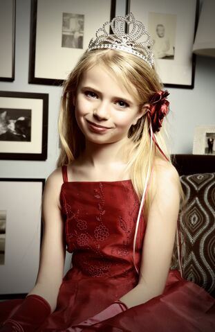 File:Young Candice Hooper.jpg