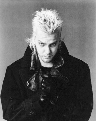 File:Pics-the-lost-boys-movie-733445 393 493.jpg