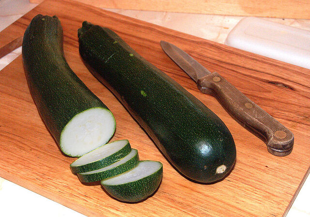 File:800px-Cucurbita pepo1.jpg