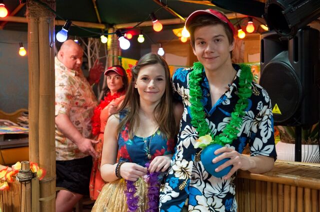 Datei:Anna und Tom (Silvesterparty).jpg