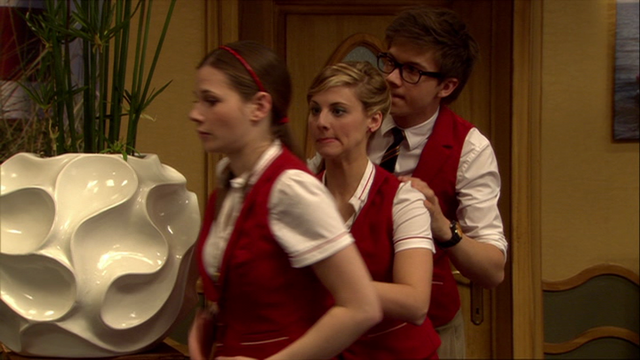 Datei:Anna, Liv und Tom starten den Versuch an den Generalschlüssel zu gelangen.png