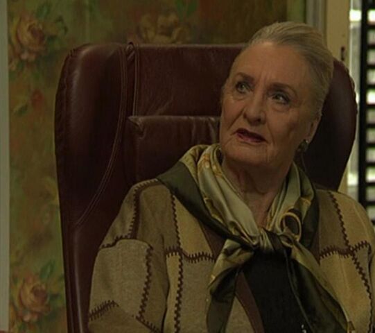 Fil:Astrid, sesong 10.jpg