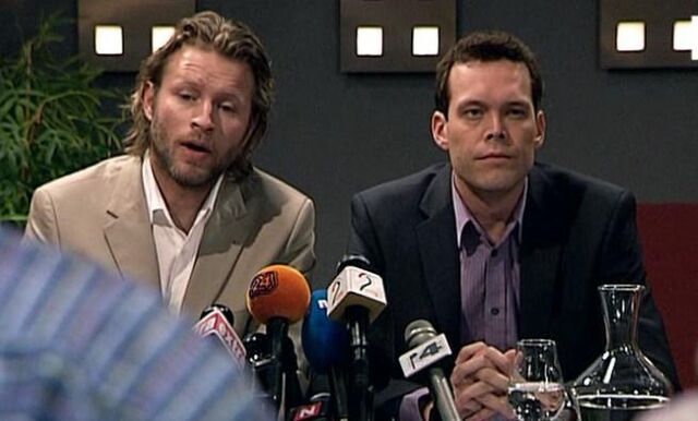 Fil:Rolv og Scott pressekonferanse.jpg