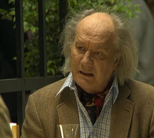 Fil:Hugo, sesong 10.jpg