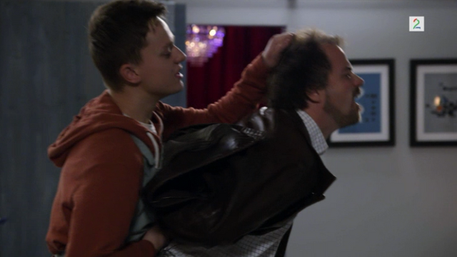 Fil:Joey kaster gjest ut.png