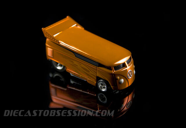 File:Vwbus-07 HWC series 6.jpg