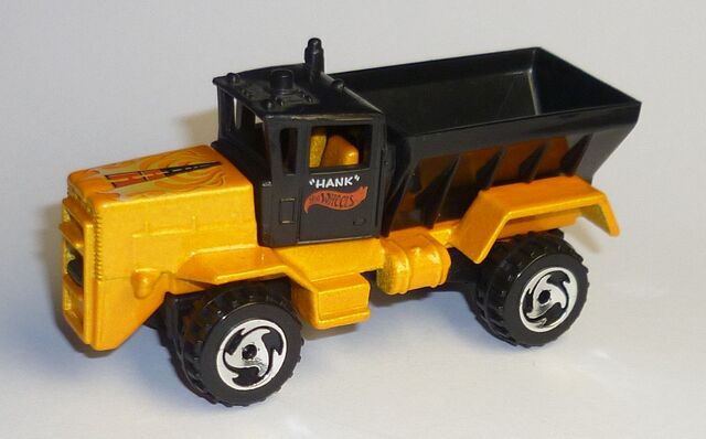 File:Oshkosh Snow Plow-Other side..jpg