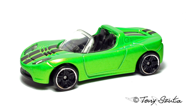 File:Tesla roadster green 2011.png
