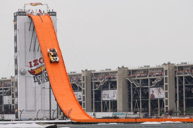 File:Fearless Down.jpg